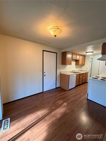 9012 47th Avenue E, Tacoma, WA 98446