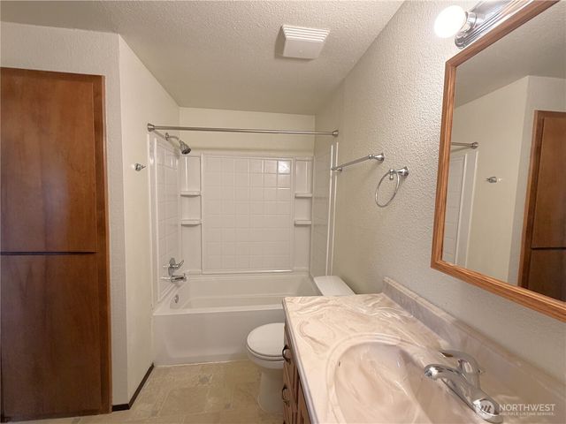 9012 47th Avenue E, Tacoma, WA 98446