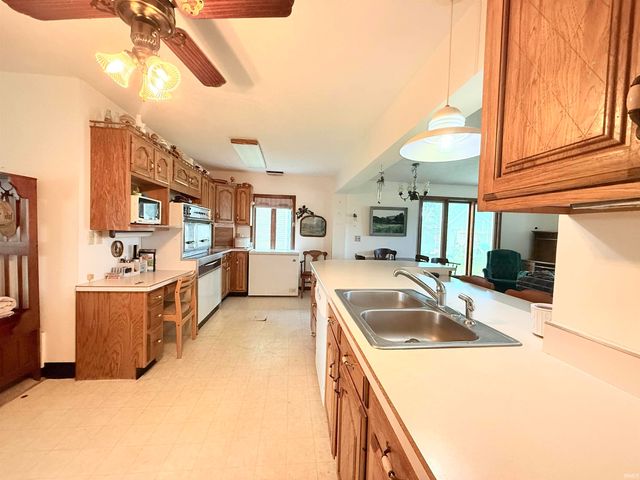 213 N Greenberry Street, Sweetser, IN 46987