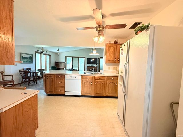 213 N Greenberry Street, Sweetser, IN 46987