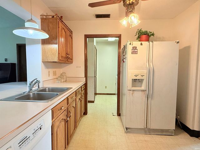 213 N Greenberry Street, Sweetser, IN 46987
