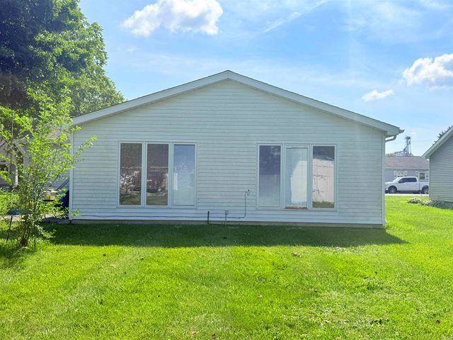 213 N Greenberry Street, Sweetser, IN 46987