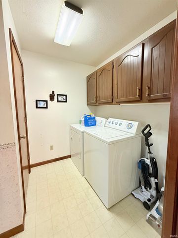 213 N Greenberry Street, Sweetser, IN 46987