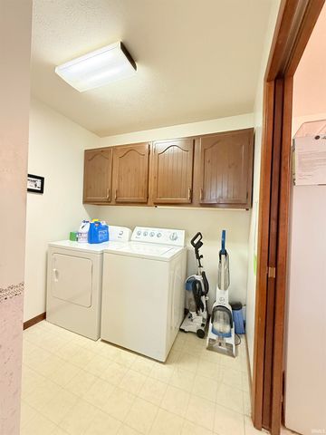 213 N Greenberry Street, Sweetser, IN 46987