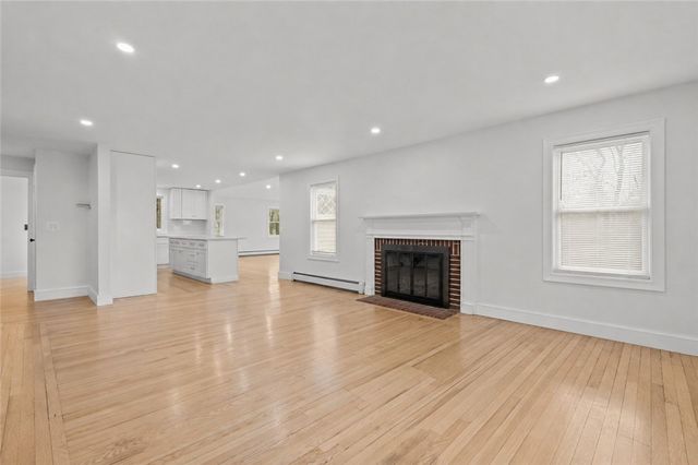 9 Country Parkway, North Providence, RI 02911
