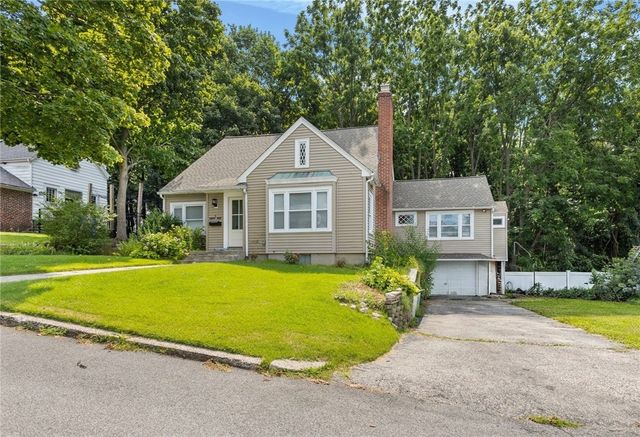 9 Country Parkway, North Providence, RI 02911