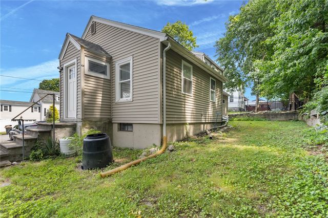 9 Country Parkway, North Providence, RI 02911