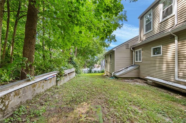 9 Country Parkway, North Providence, RI 02911