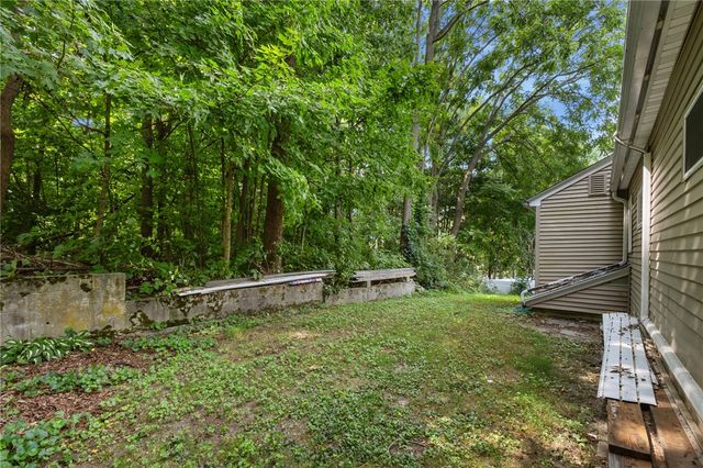 9 Country Parkway, North Providence, RI 02911