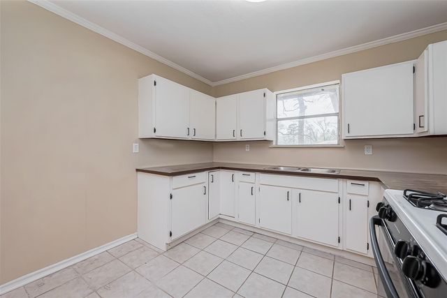 14 Veronica Lane, Huntsville, TX 77340