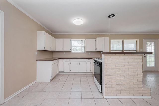 14 Veronica Lane, Huntsville, TX 77340