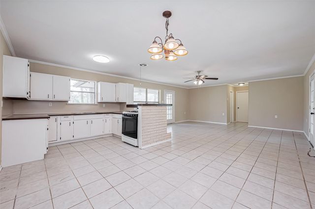 14 Veronica Lane, Huntsville, TX 77340