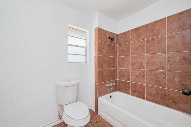 14 Veronica Lane, Huntsville, TX 77340