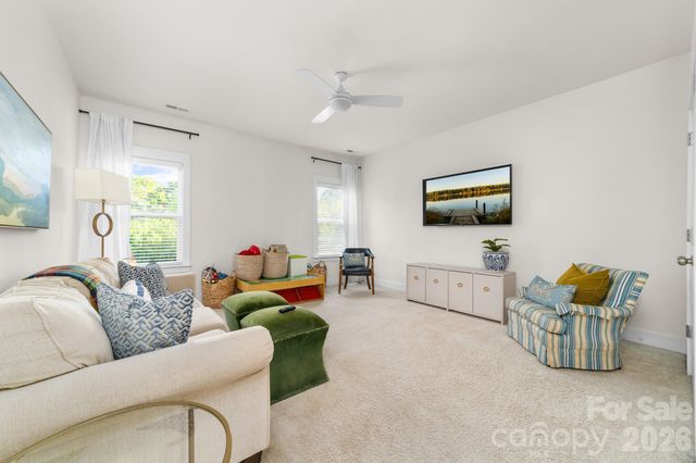 716 Lakeview Drive, Mcadenville, NC 28101