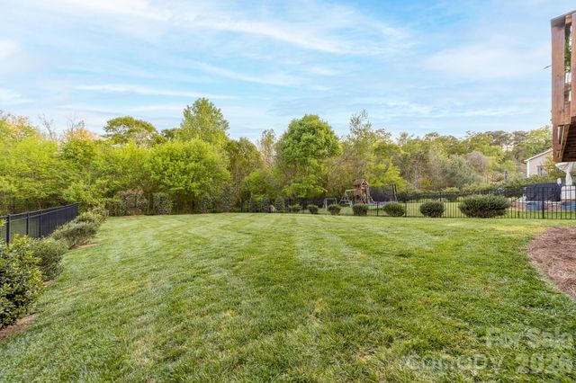 716 Lakeview Drive, Mcadenville, NC 28101