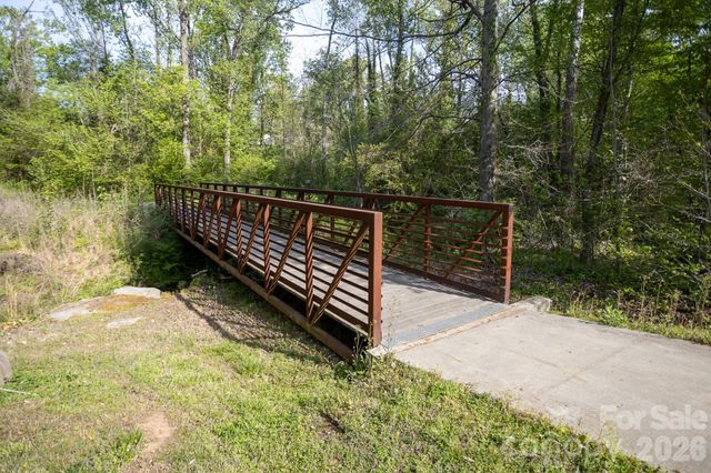 716 Lakeview Drive, Mcadenville, NC 28101