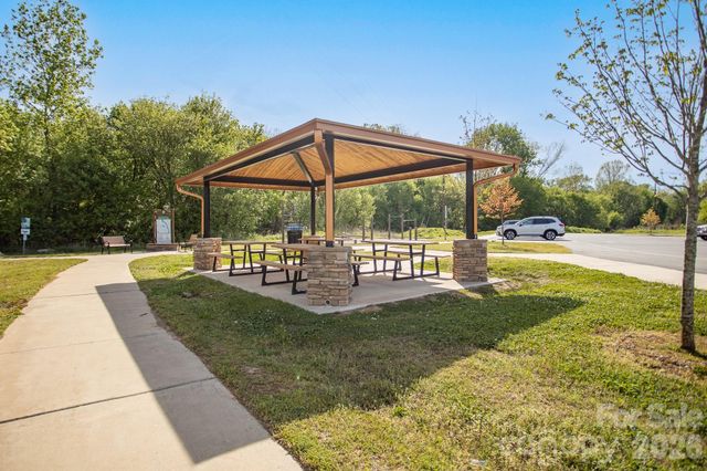 716 Lakeview Drive, Mcadenville, NC 28101