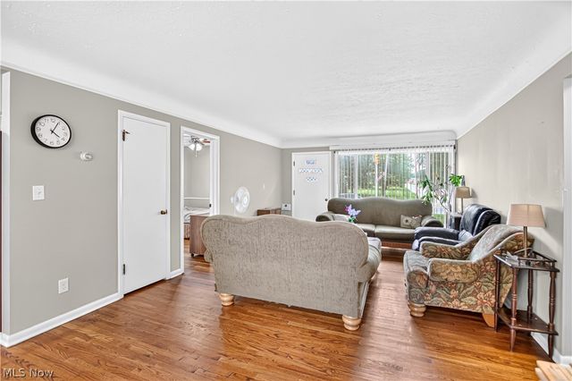 5984 Pearl Road, Parma Heights, OH 44130