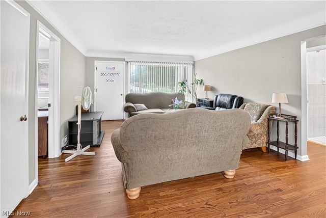 5984 Pearl Road, Parma Heights, OH 44130