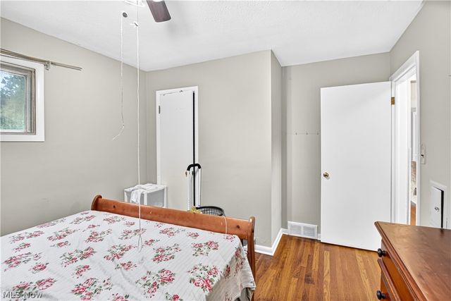 5984 Pearl Road, Parma Heights, OH 44130