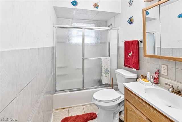 5984 Pearl Road, Parma Heights, OH 44130