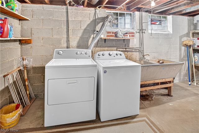 5984 Pearl Road, Parma Heights, OH 44130