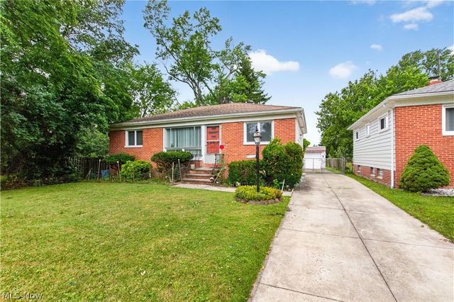 5984 Pearl Road, Parma Heights, OH 44130