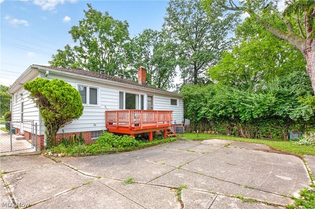 5984 Pearl Road, Parma Heights, OH 44130