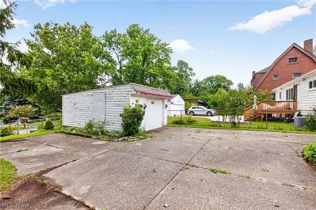 5984 Pearl Road, Parma Heights, OH 44130