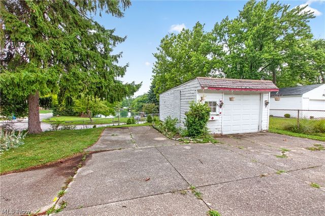 5984 Pearl Road, Parma Heights, OH 44130