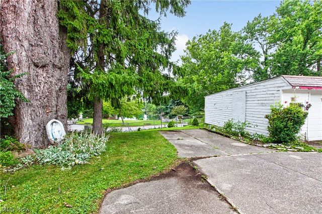 5984 Pearl Road, Parma Heights, OH 44130