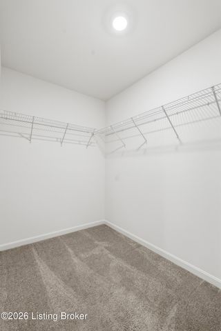 8990 Auburn Woods Rd, Louisville, KY 40214