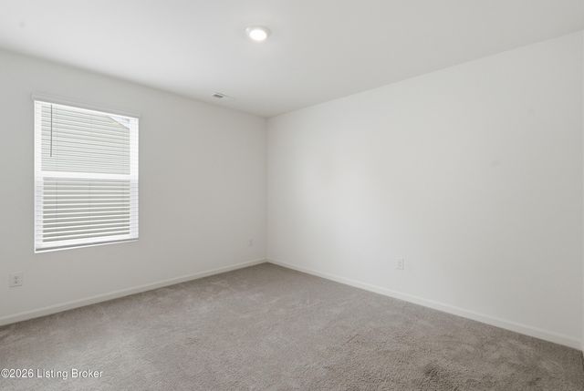 8990 Auburn Woods Rd, Louisville, KY 40214