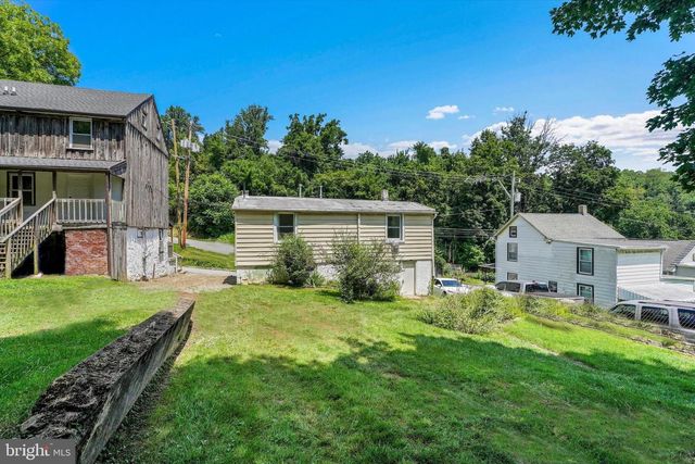 58-60 IRISH LN, Coatesville, PA 19320