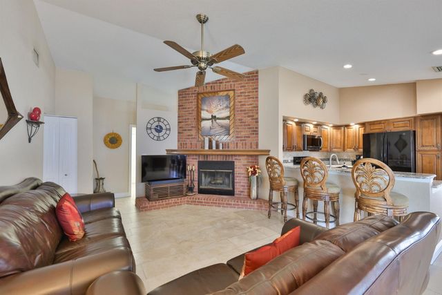 9275 133RD STREET, Seminole, FL 33776