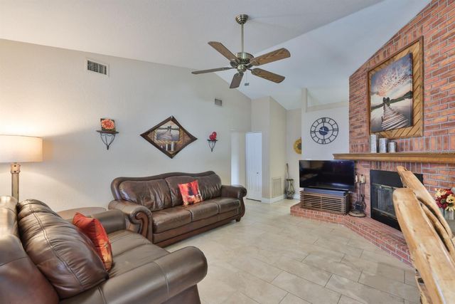 9275 133RD STREET, Seminole, FL 33776