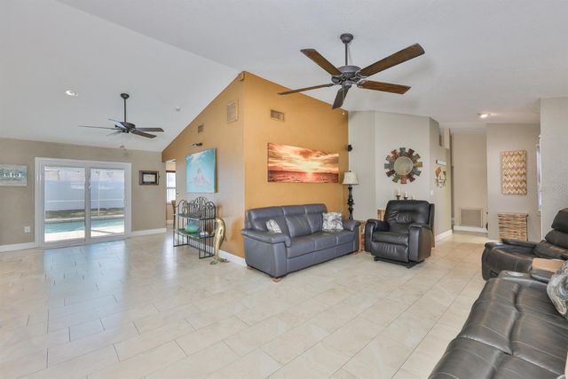 9275 133RD STREET, Seminole, FL 33776