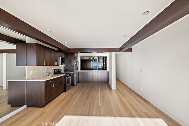 609 Sleepy Hollow Lane 18, Laguna Beach, CA 92651