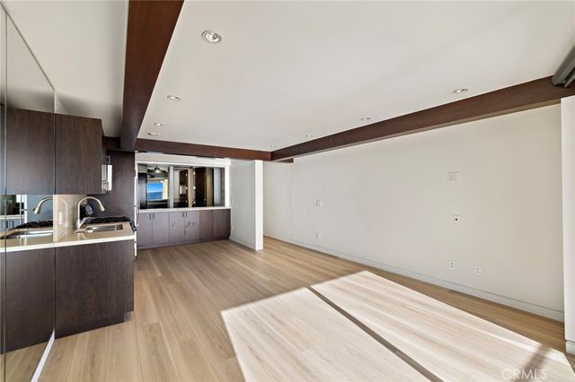 609 Sleepy Hollow Lane 18, Laguna Beach, CA 92651