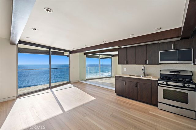 609 Sleepy Hollow Lane 18, Laguna Beach, CA 92651