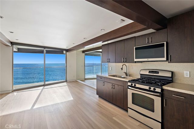 609 Sleepy Hollow Lane 18, Laguna Beach, CA 92651