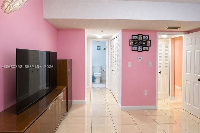 6600 W 2nd Ct 15, Hialeah, FL 33012