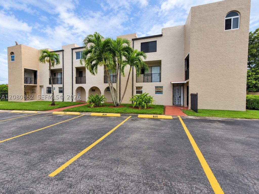 6600 W 2nd Ct 15, Hialeah, FL 33012