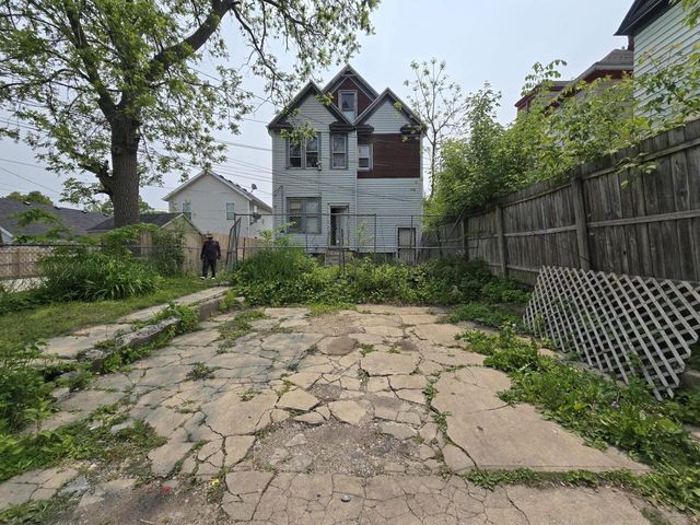 2622 W Vine STREET, Milwaukee, WI 53205