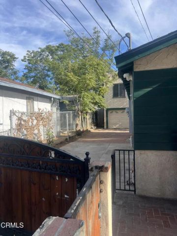 7832 Forsythe Street, Sunland, CA 91040