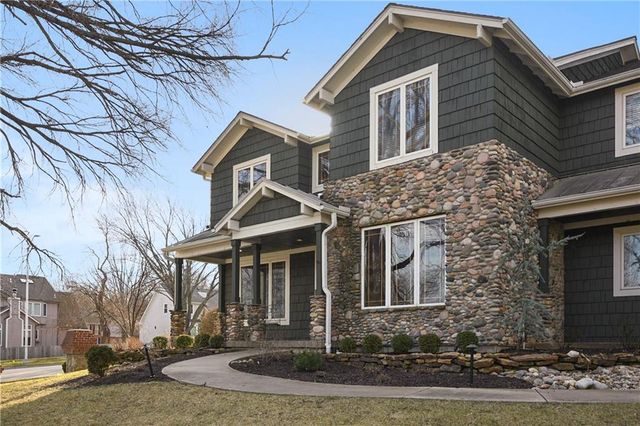 3901 W 125th Terrace, Leawood, KS 66209