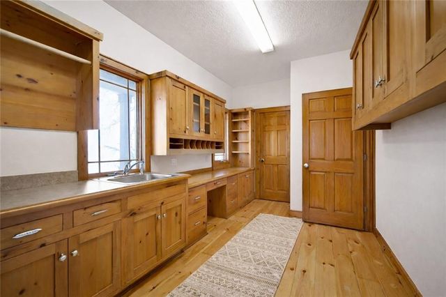 3901 W 125th Terrace, Leawood, KS 66209