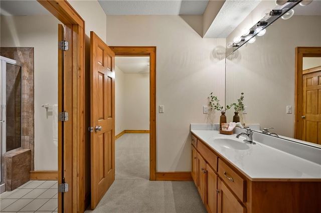 3901 W 125th Terrace, Leawood, KS 66209