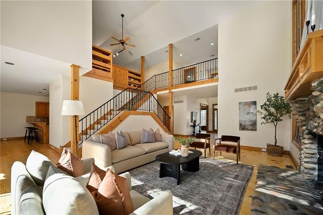 3901 W 125th Terrace, Leawood, KS 66209