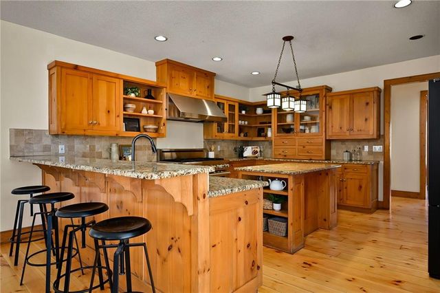 3901 W 125th Terrace, Leawood, KS 66209